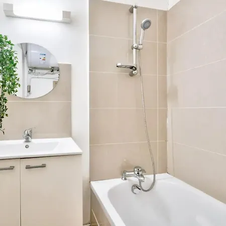 Guestready - Bright In The Heart Of * Paris